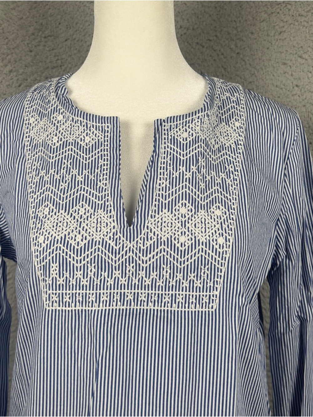 J McLaughlin Top Women Small Blue White Striped Embroidered Tunic Preppy Casual - Picture 2 of 8
